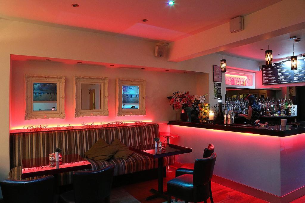 Rooms @The Nook Cocktail Bar Weymouth Bagian luar foto